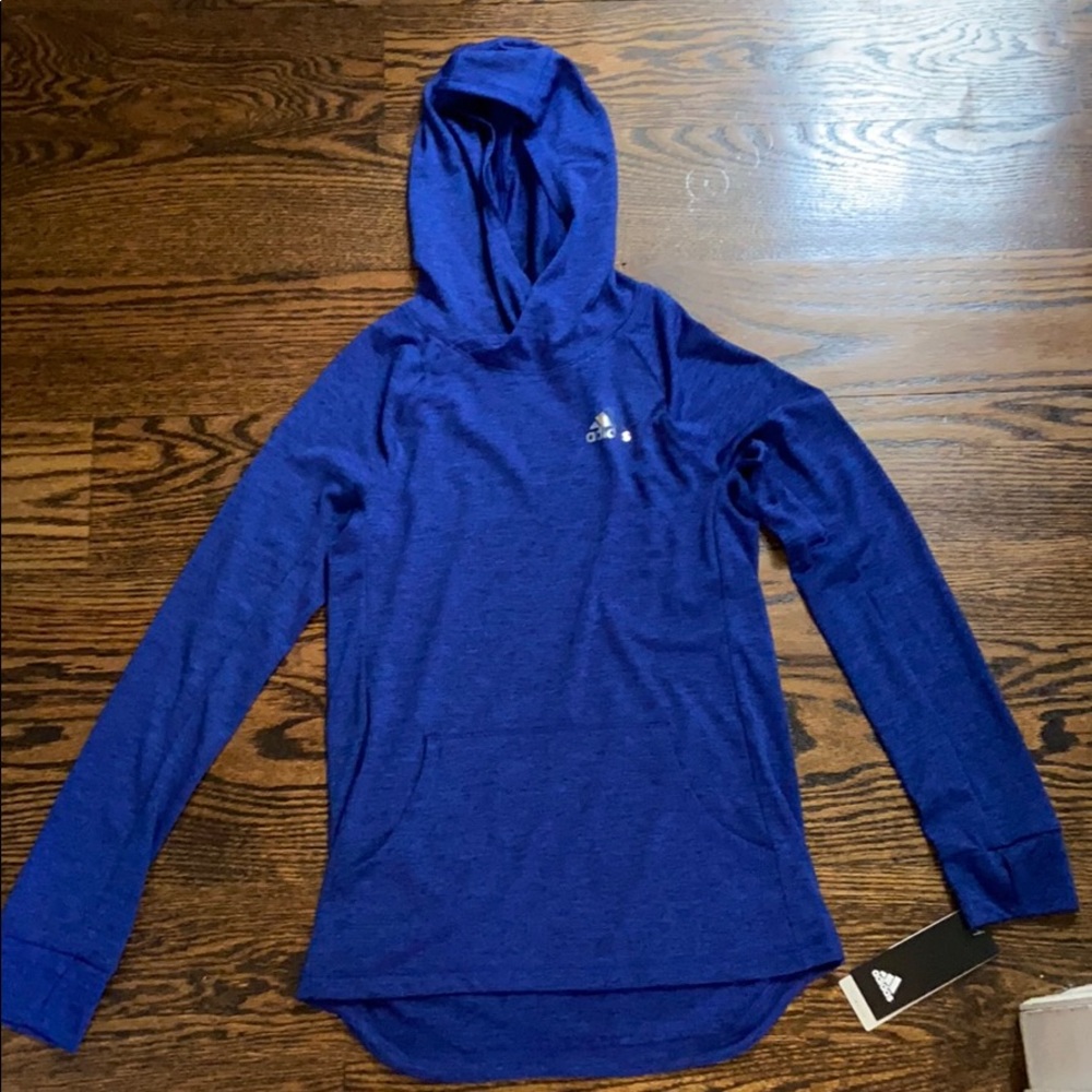 athletic long sleeve shirt